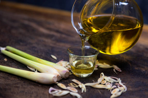 LEMONGRASS ESSENTIAL OIL